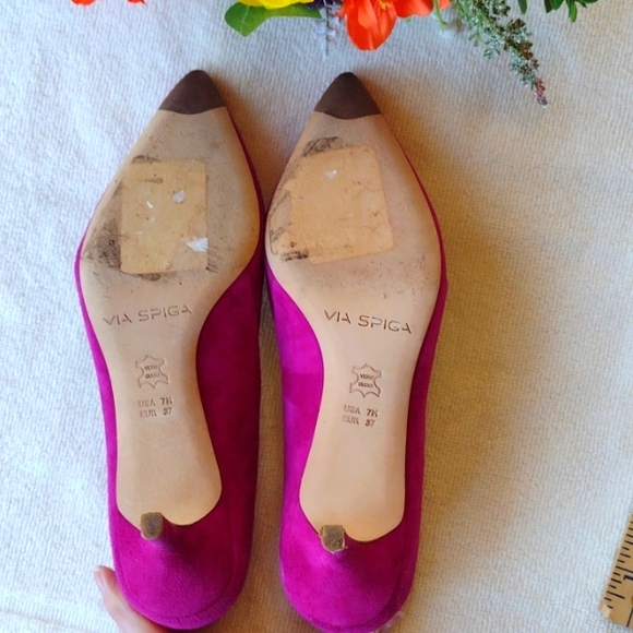 NEW Fierce and Fabulous Via Spiga Fuschia Suede Pumps - Picture 8 of 9